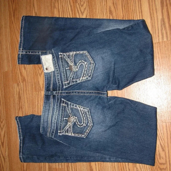 SILVER Suki Surplus Medium Wash Jeans Size 26 - Picture 4 of 7